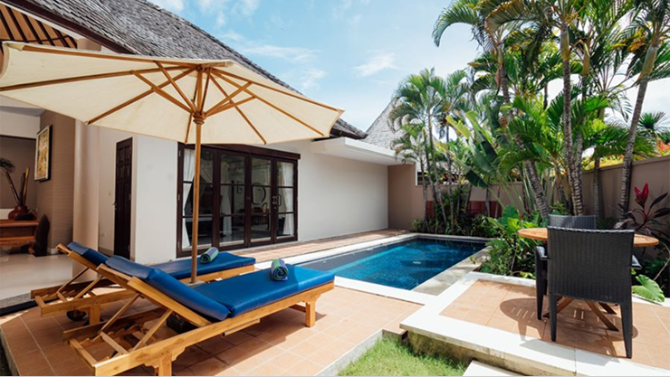 Pool villa with sun loungers and parasol, The Bidadari